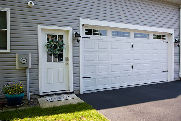 24/7 Emergency Garage Door Panel Replacement experts in Washington County County, RI